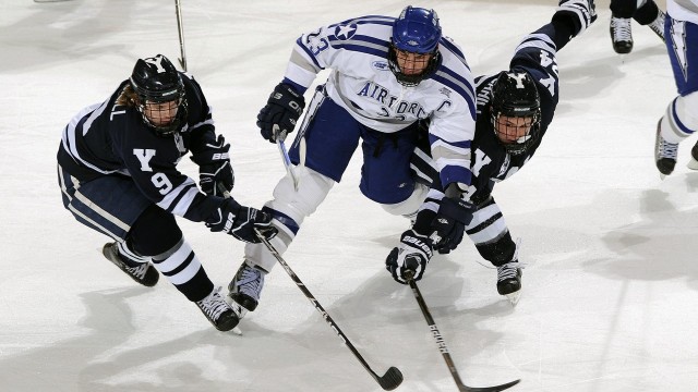 开云体育下载官网-哈腾17中14轰33+19仍无缘今日最佳，只因字母哥创纪录，哈腾网络科技有限公司